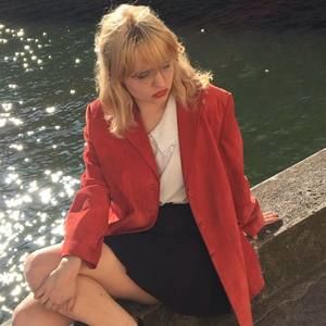 Meet your Posher, Elizabeth